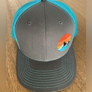 Mountains hat, Brand New, never worn!